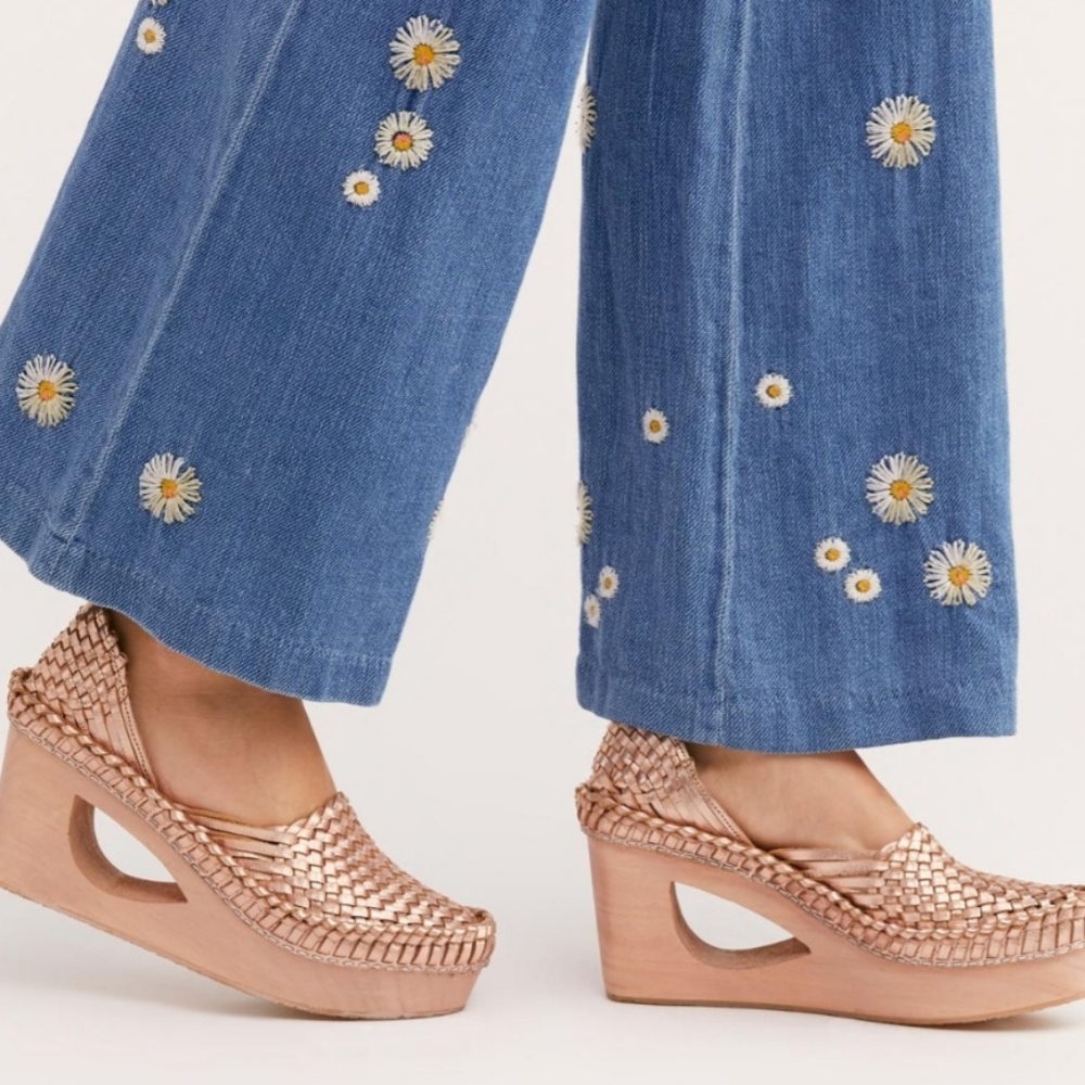 Free People Metallic Rose Gold Woven Slingback Wedge Mules